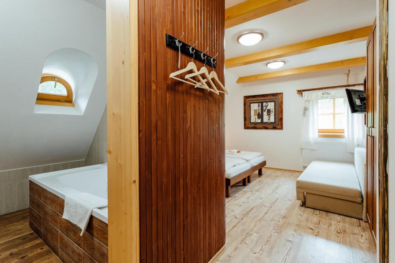 Wellness Rezort Janosikov Dvor Zázrivá Екстериор снимка